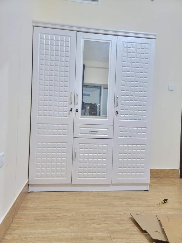 3-Door Wardrobe with Mirror